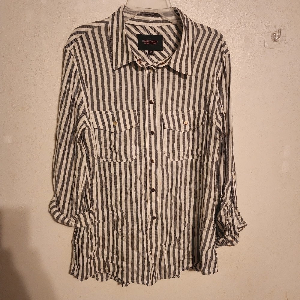 Hamptonite New York Pinstripe Snap Button Top Size XS